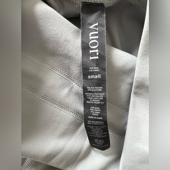 Vuori Women's Soft Gray High-Waisted Leggings - Picture 7 of 10